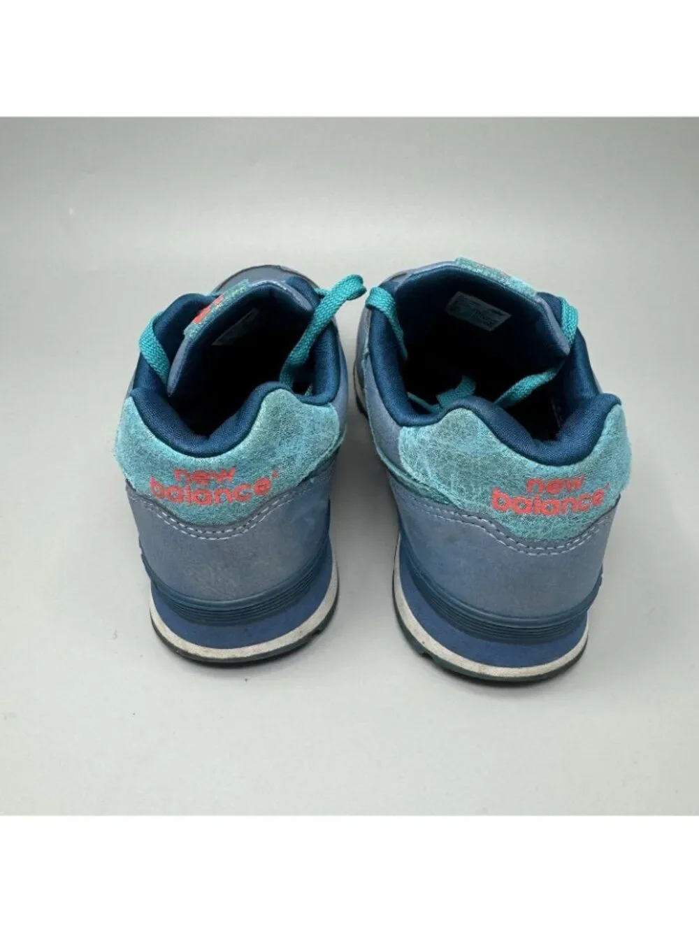 New Balance 574 Core Classic Low Top Running Shoes Womens Size 5 Teal Blue